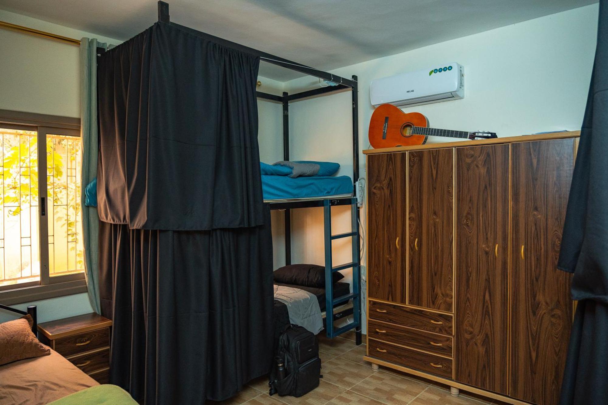 Extra Traveller Hostel Aqaba Bagian luar foto