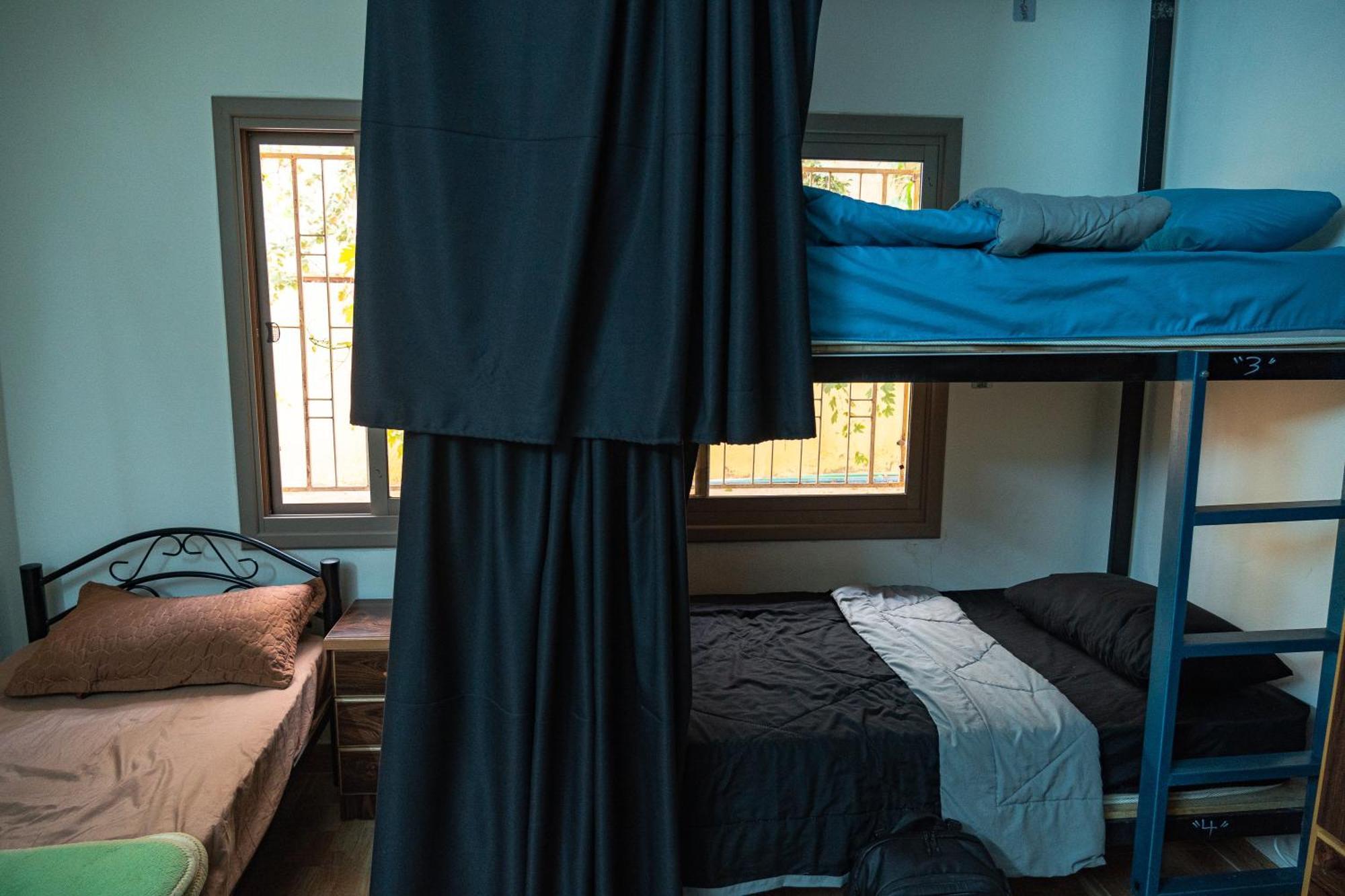 Extra Traveller Hostel Aqaba Bagian luar foto